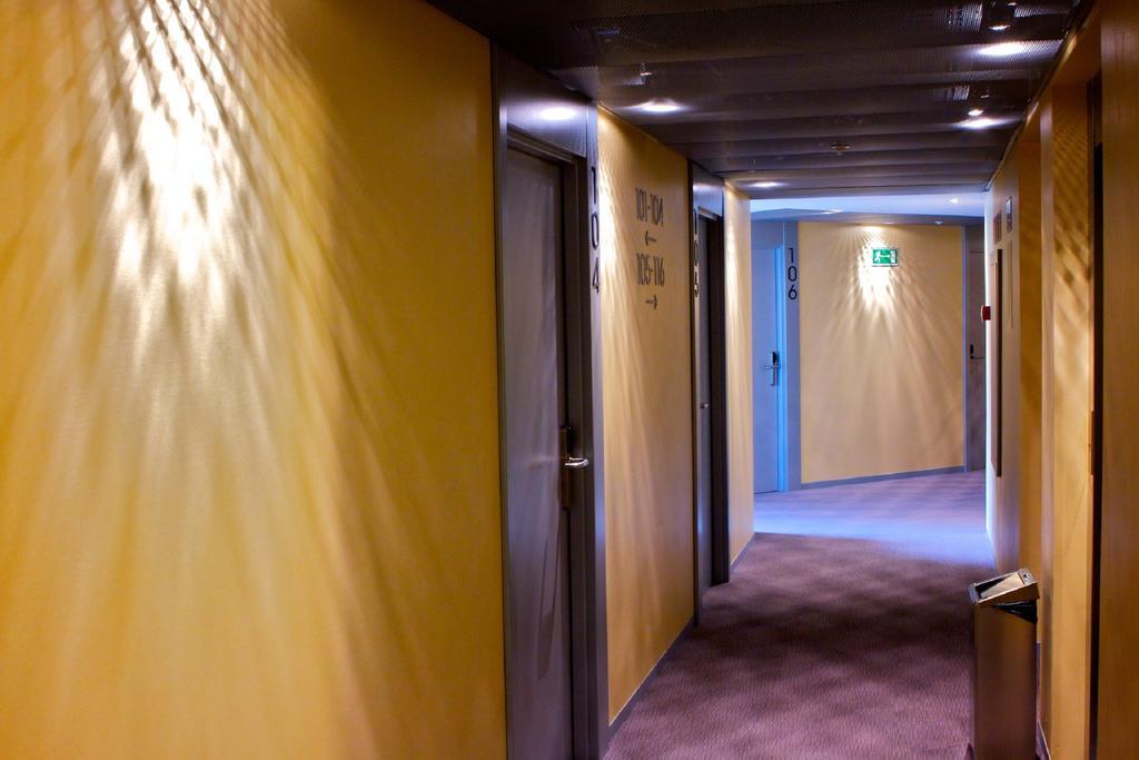Hostel Twentytu *